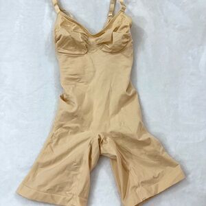 Seamless Nude Shaping Bodysuit with Built-In Bra Women’s XS